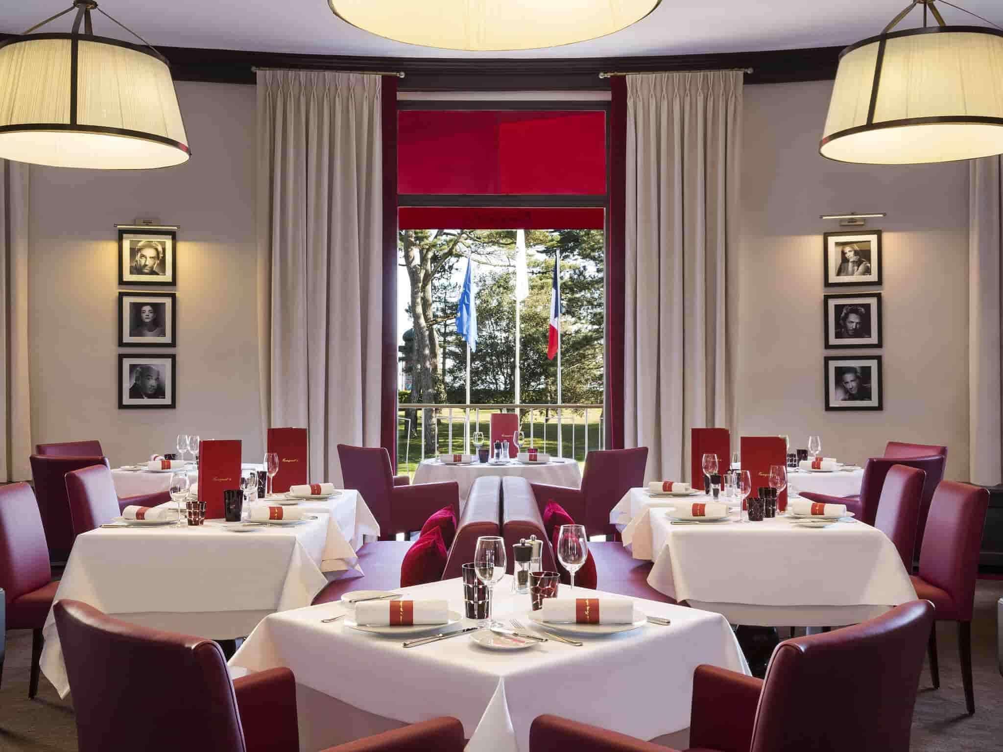 Hotel Barriere Le Royal La Baule Exterior photo